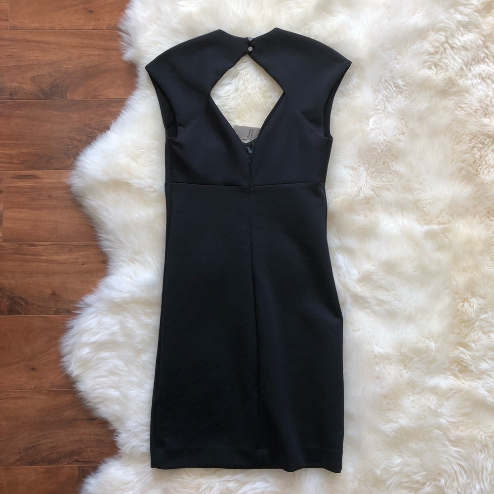 Nicole Miller Neoprene V Neck Keyhole Back Dress 6 - Picture 5 of 7